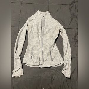 LULULEMON SIZE 2 ZIP UP